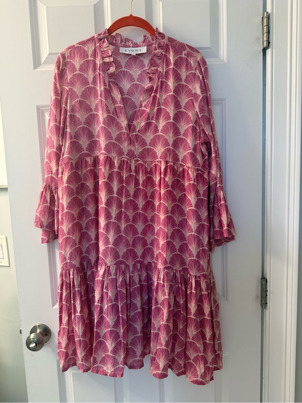 NWOT Kahora Palm Beach Kendall Tiered Dress in Seashell print